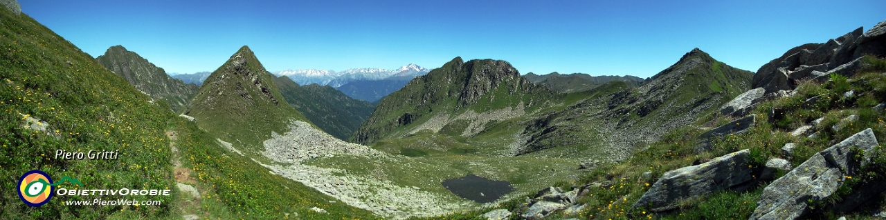 53 panorama mozzafiato verso le Alpi Retiche....jpg